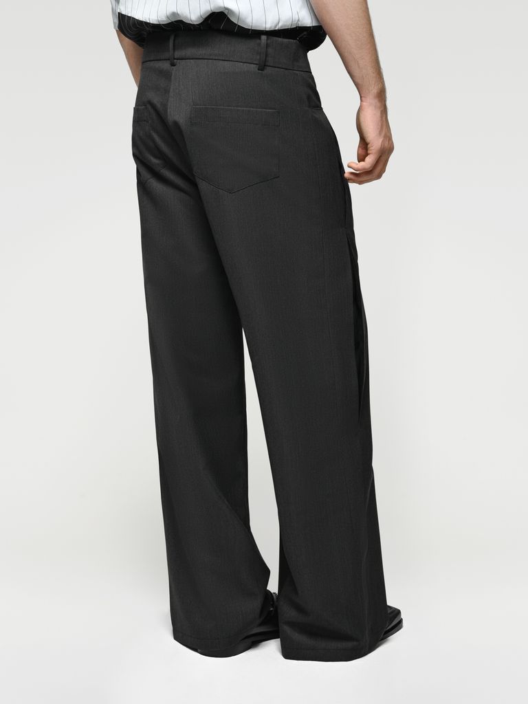 Wool pants with folding