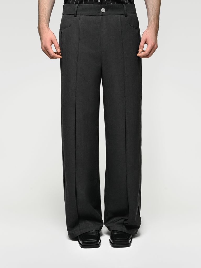 Wool pants with folding