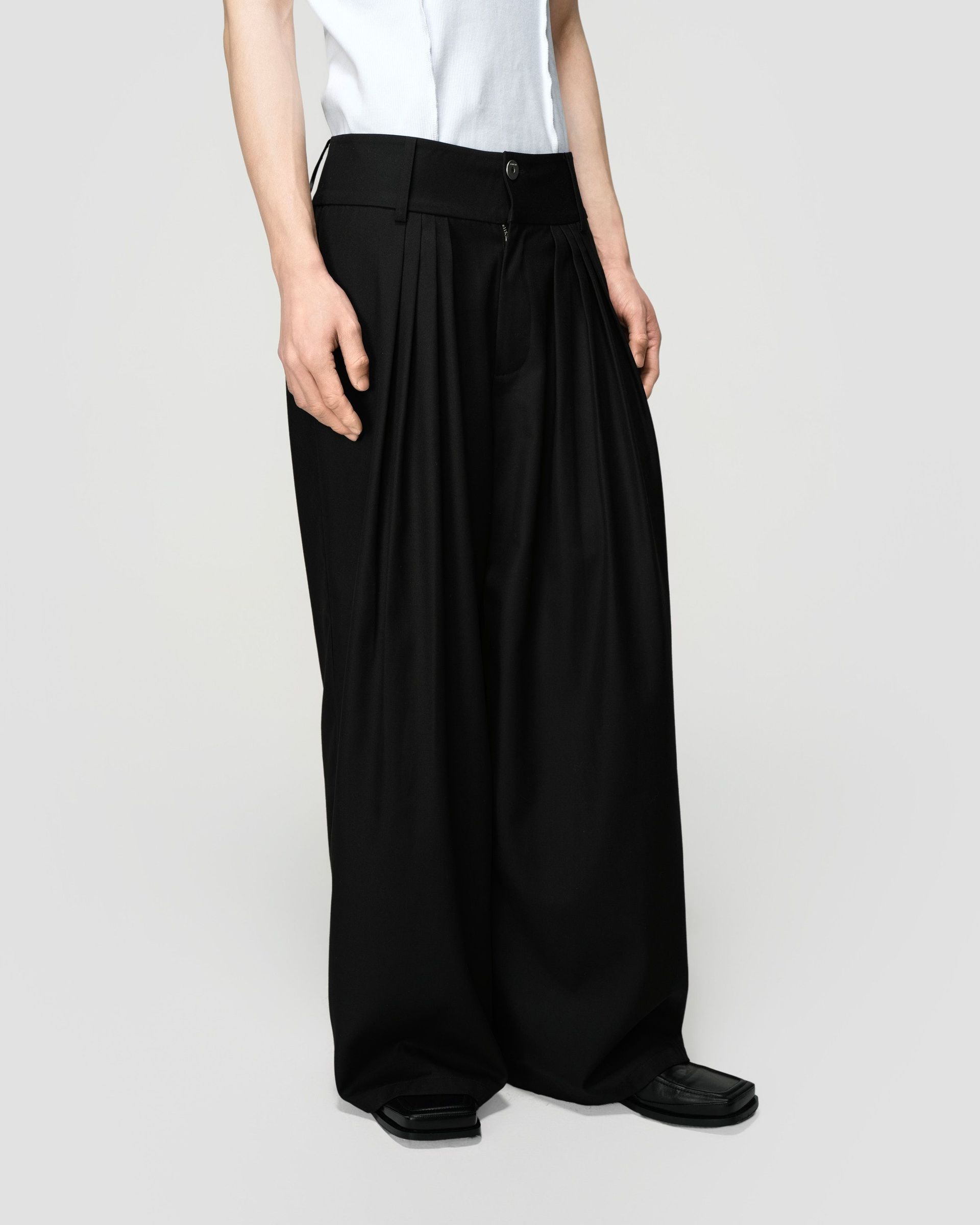 Брюки Aristocratic Vampire